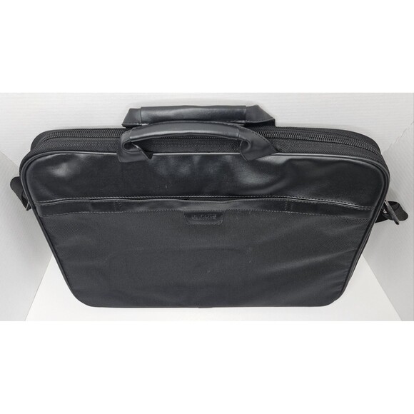 Kenneth Cole Reaction R-Tech Tablet & Netbook Case 19"X14" - Picture 6 of 9